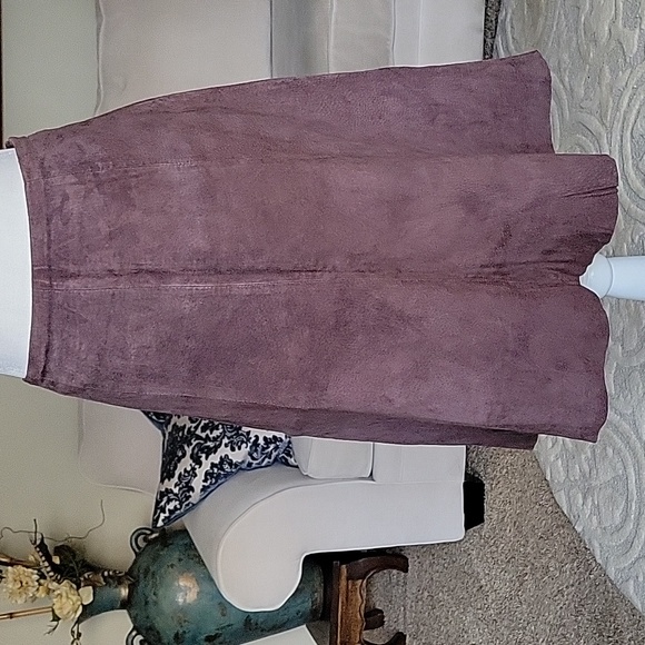 Daisy Fuentes Moda Suede Leather Skirt - Picture 1 of 9
